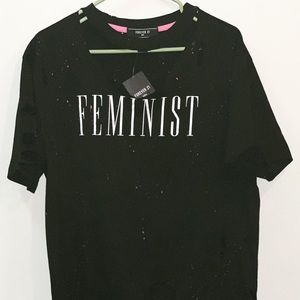 Feminist tee 🖤